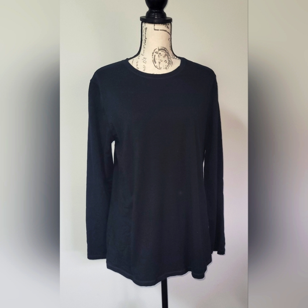NWOT Liz Lange for Target black long sleeve Maternity tee in XL